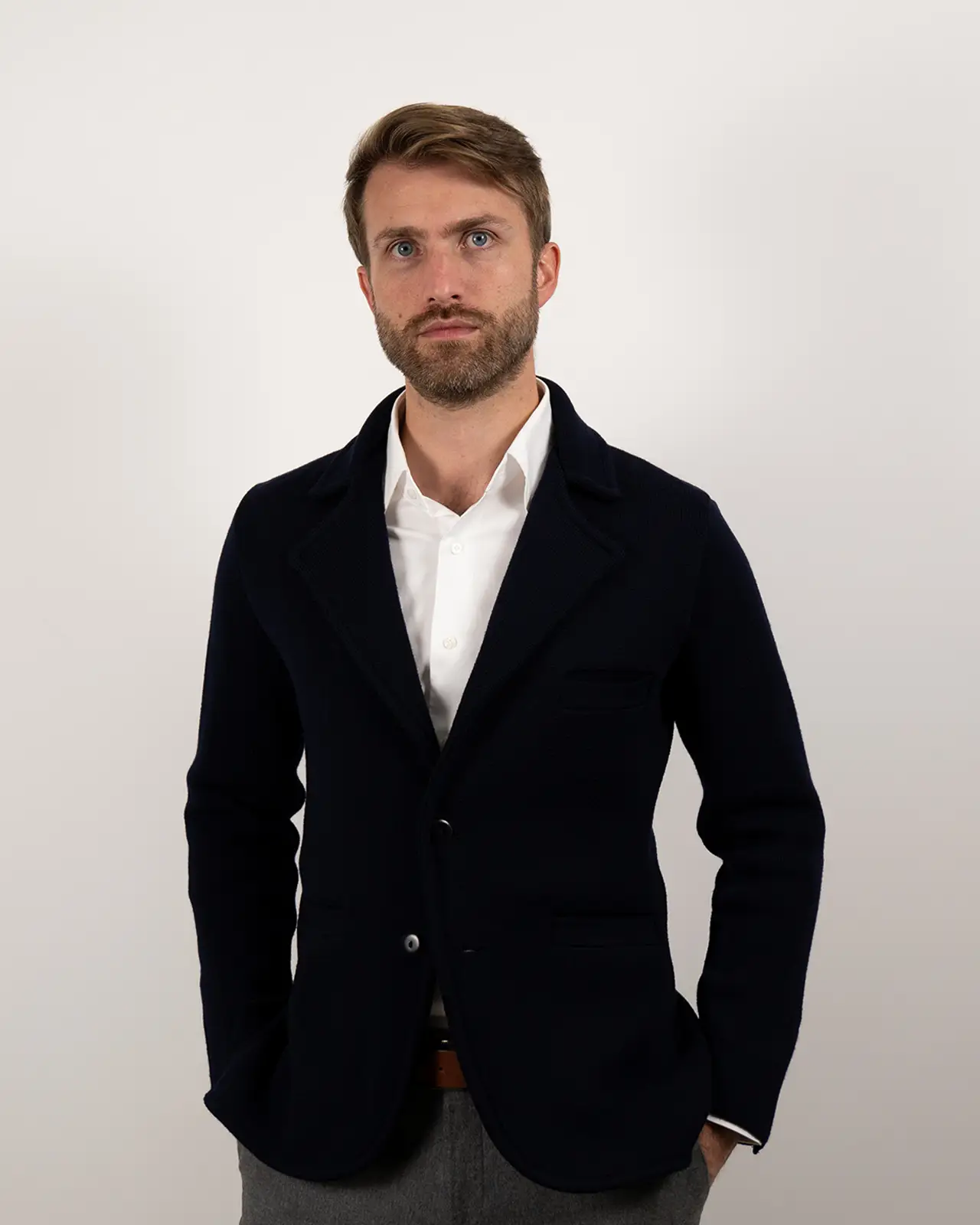 Blazer Dreistden Blazer Yvain bleu marine en maille Milano 100 % laine mérinos – Image 1